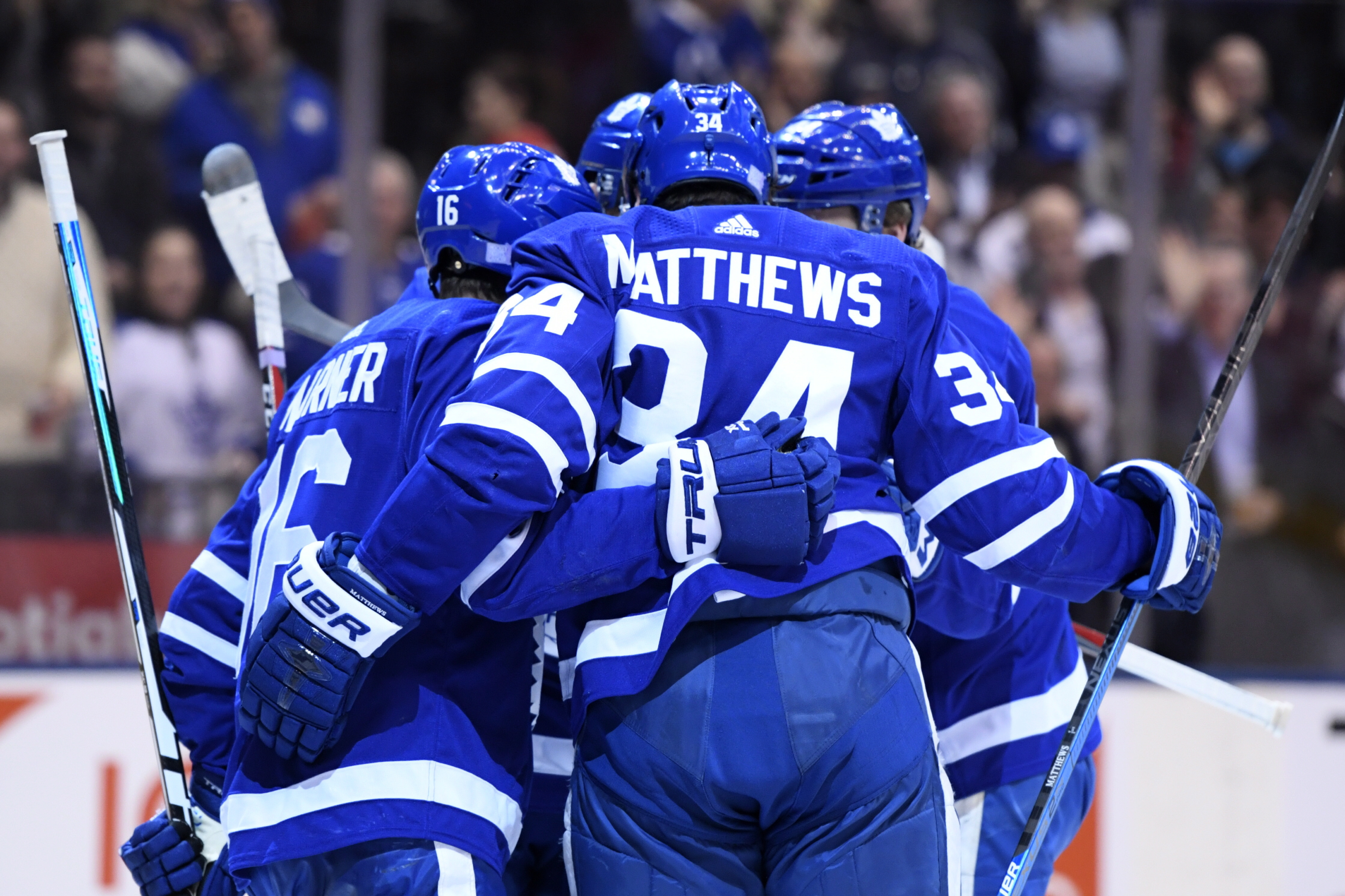 Auston Matthews stars in return, Maple Leafs beat Sharks 5-3