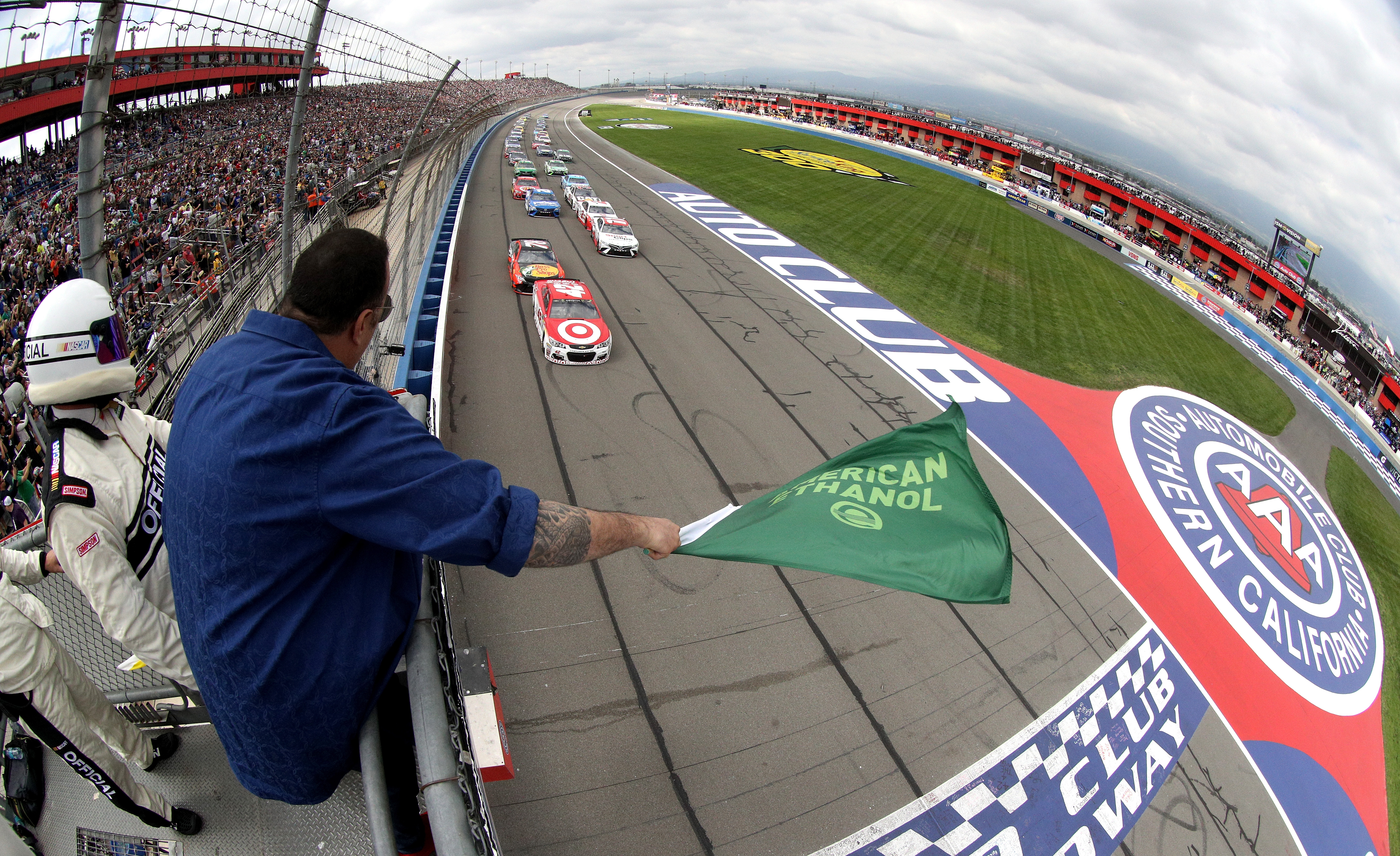 Best photos from the Auto Club 400 at ACS