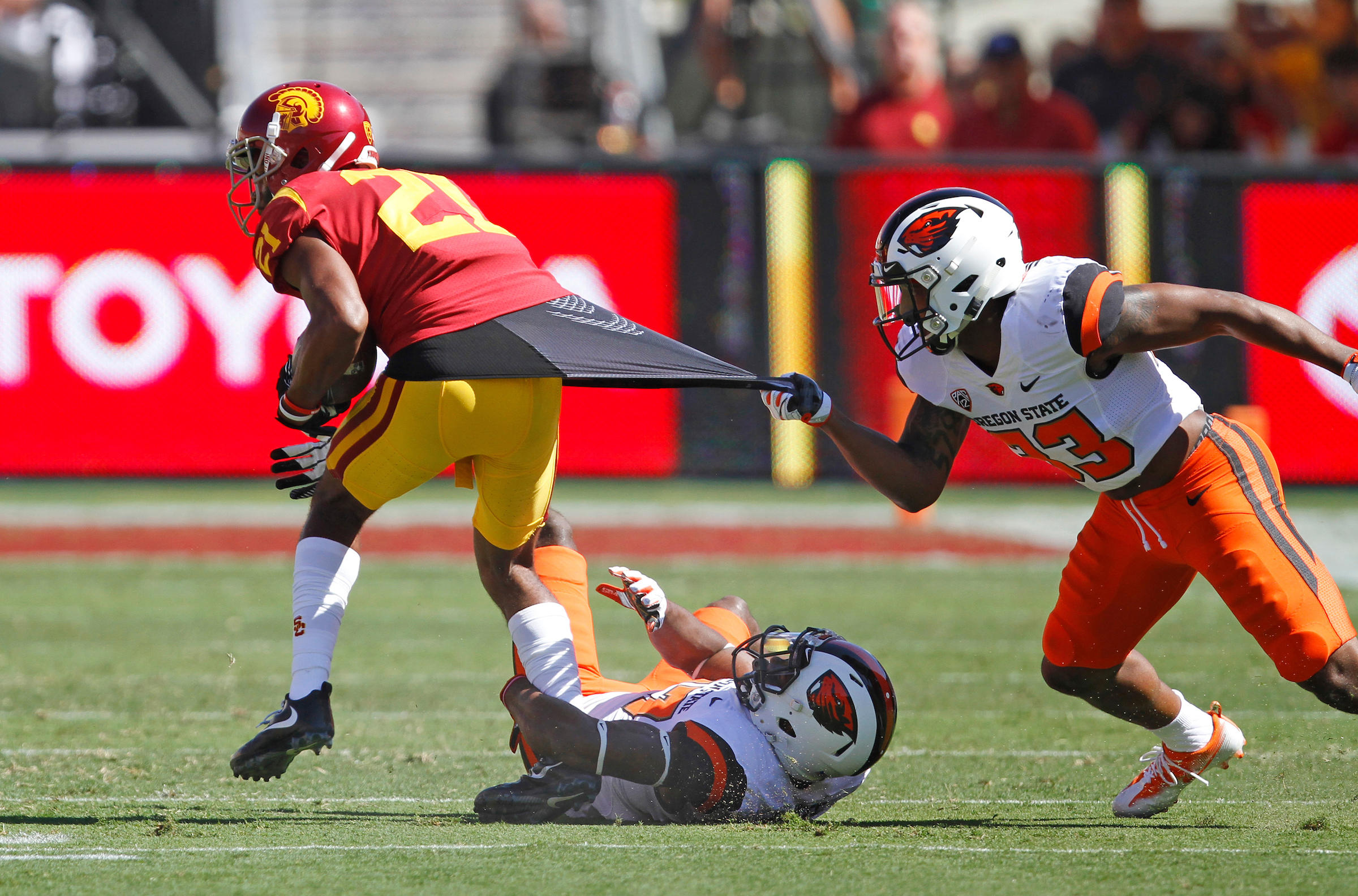 Gallery: USC overpowers Oregon State