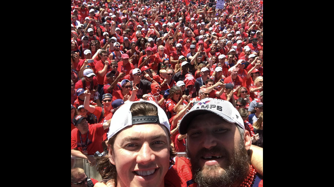 Top Tweets: Minnesota native T.J. Oshie celebrates Stanley Cup win