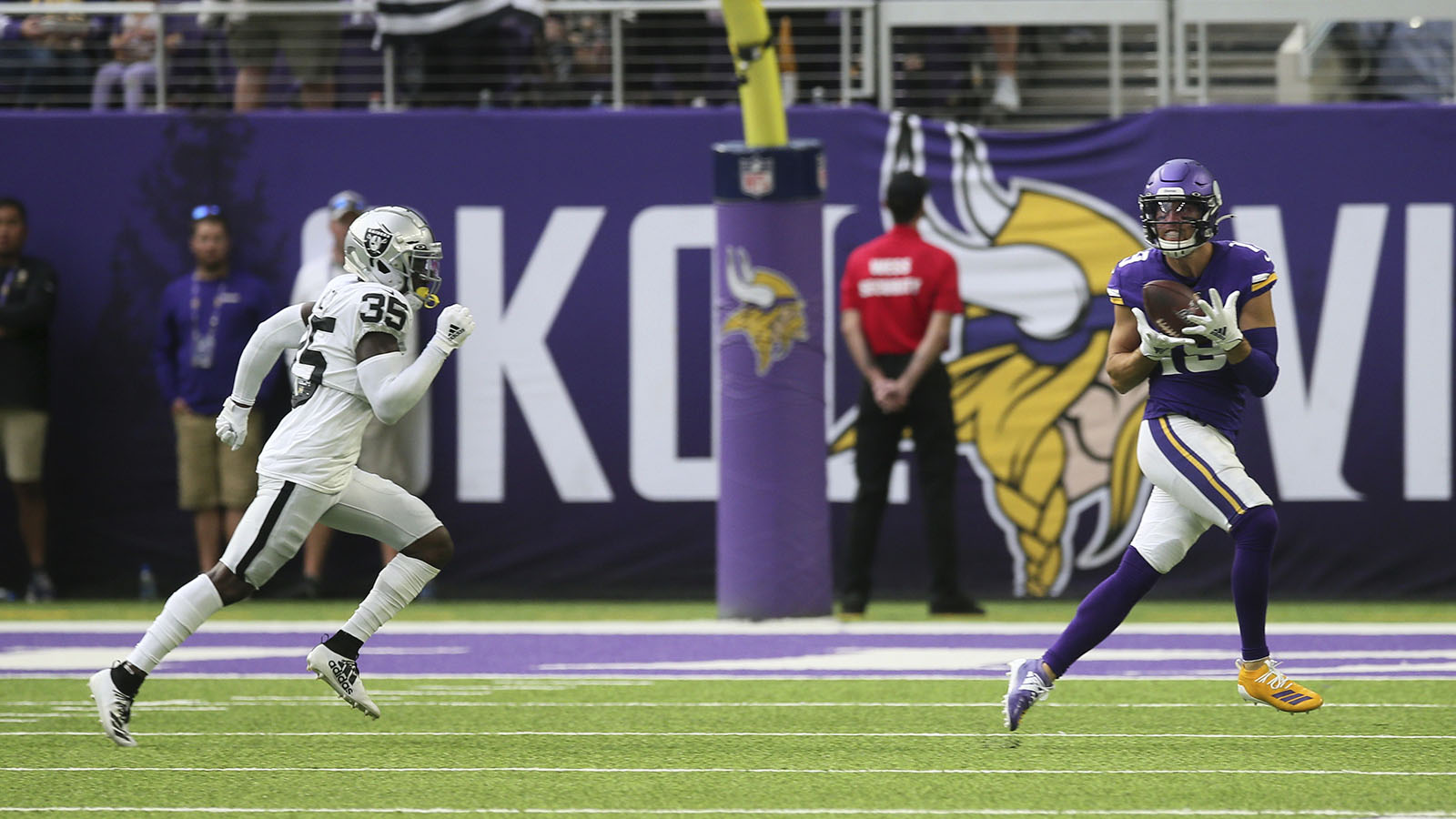 PHOTOS: Vikings vs. Raiders