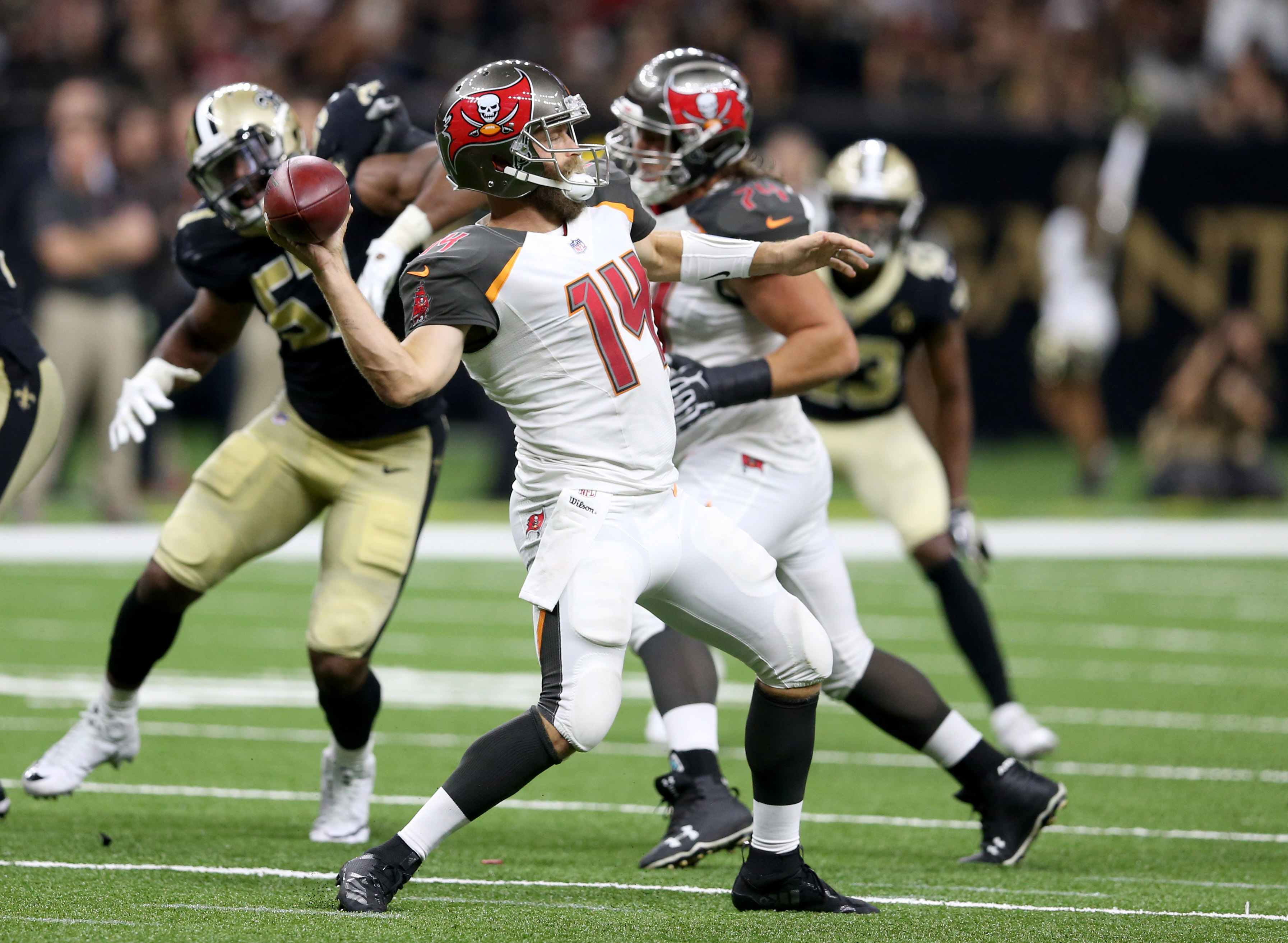 PHOTOS: Tampa Bay outlasts New Orleans in wild start to NFL season