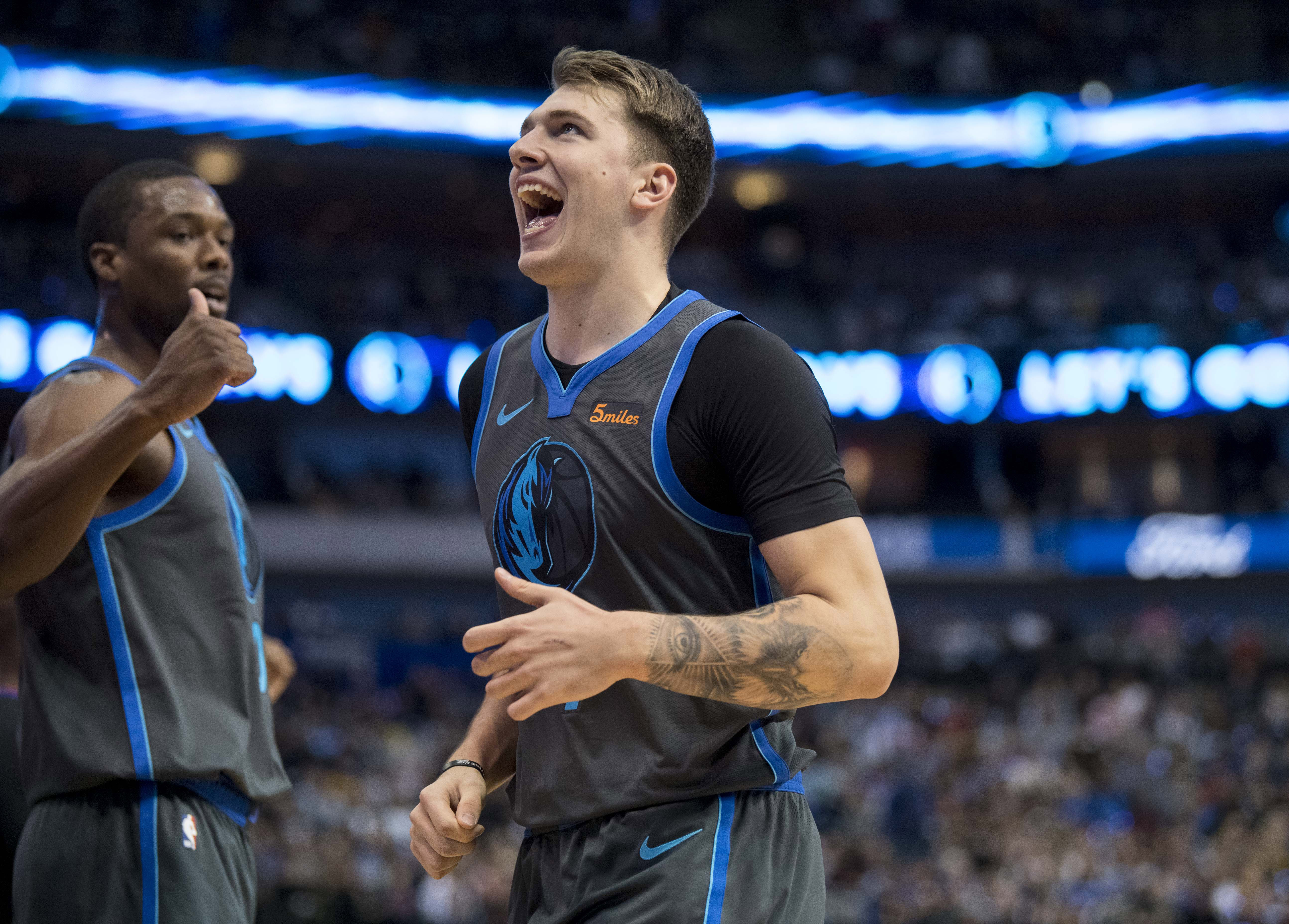 PHOTOS: Doncic, Mavericks top Durant, Warriors 112-109