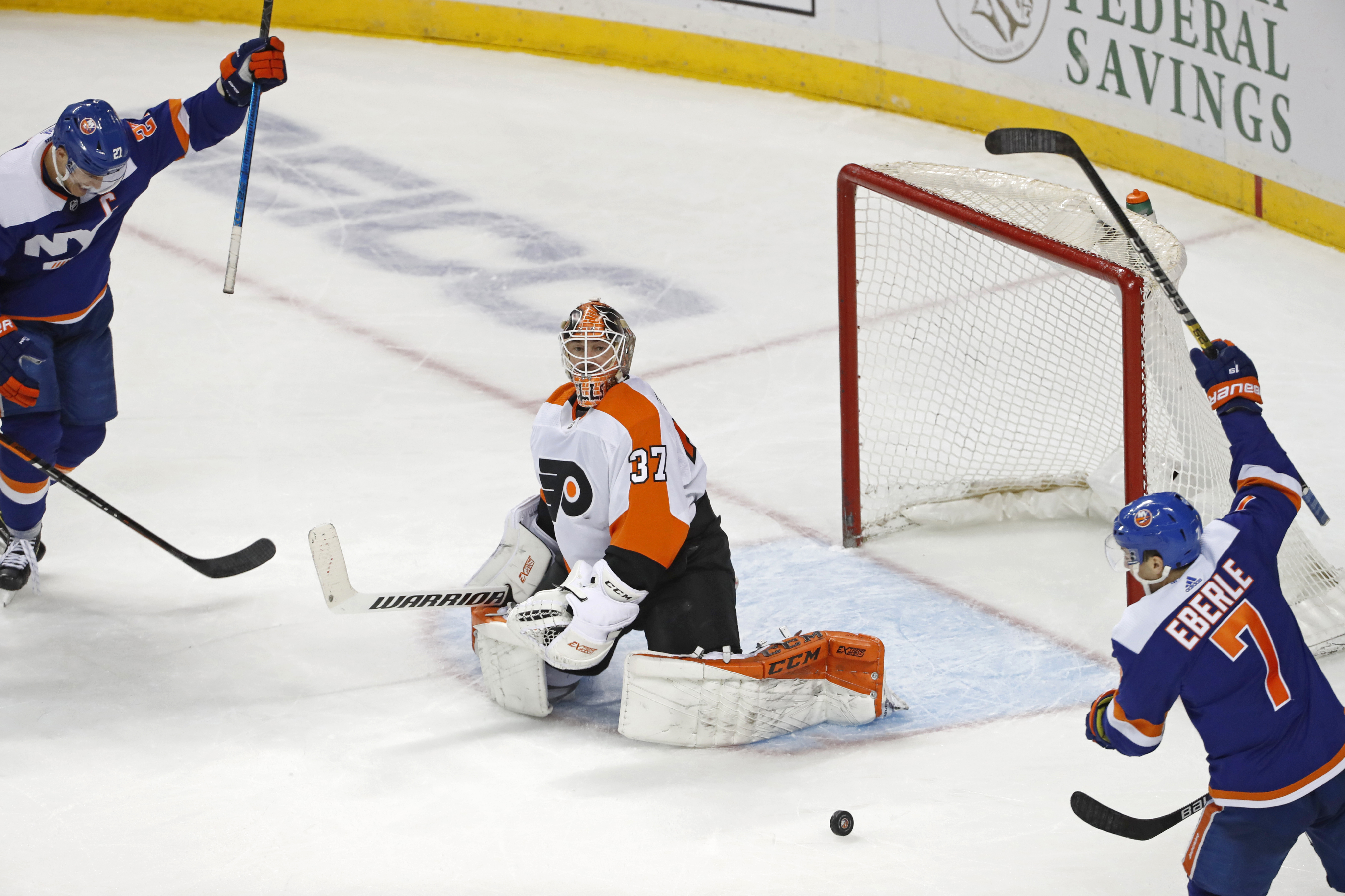 Pulock's late goal helps Islanders beat rival Flyers 5-3