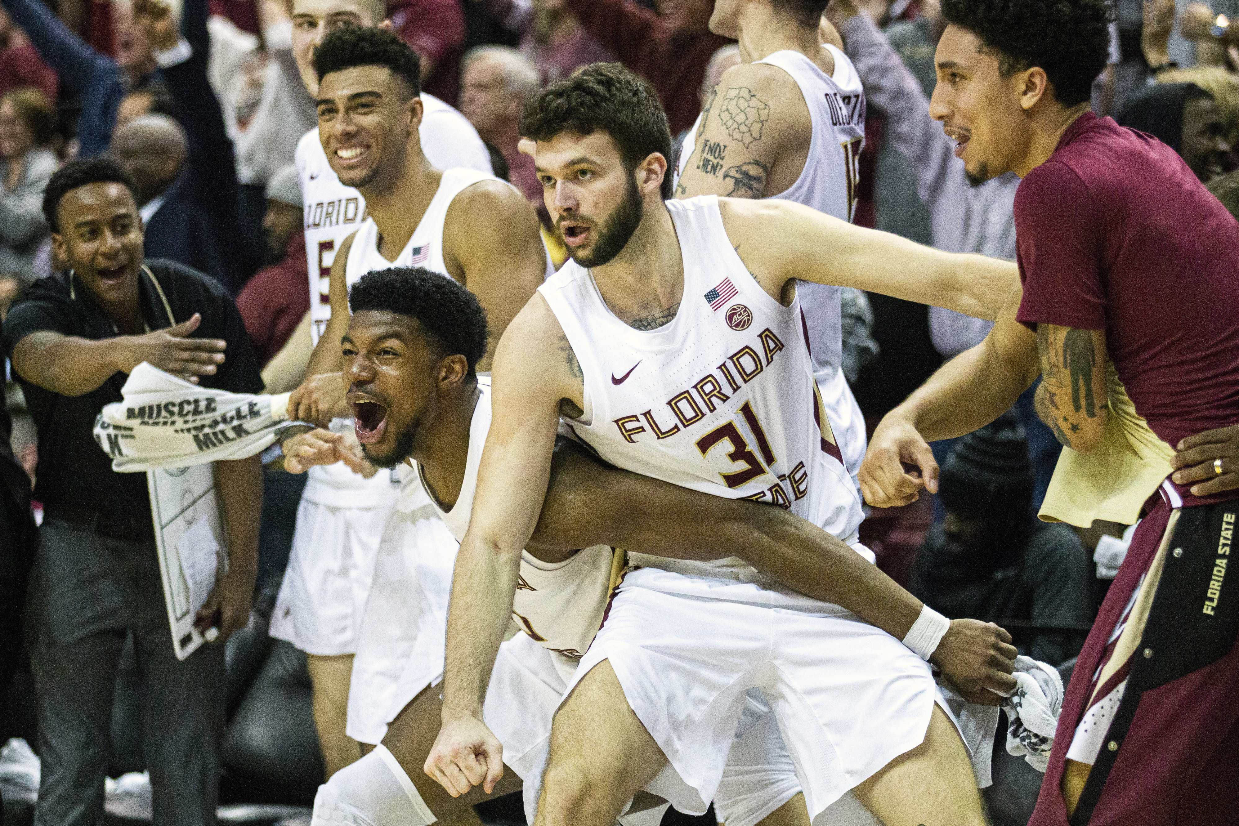 Aubuike, No. 1 Kansas avoid letdown, rout Oklahoma State