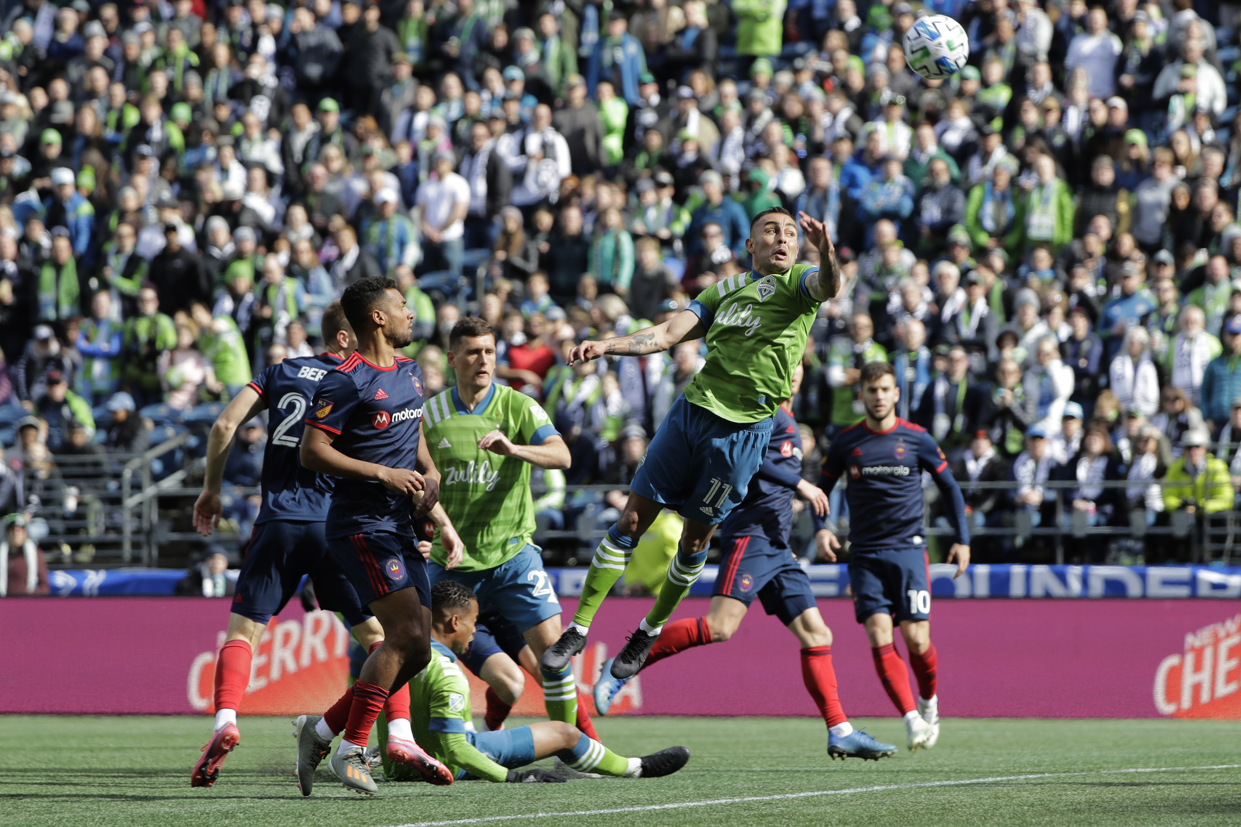 Morris scores twice, defending champion Sounders beat Fire