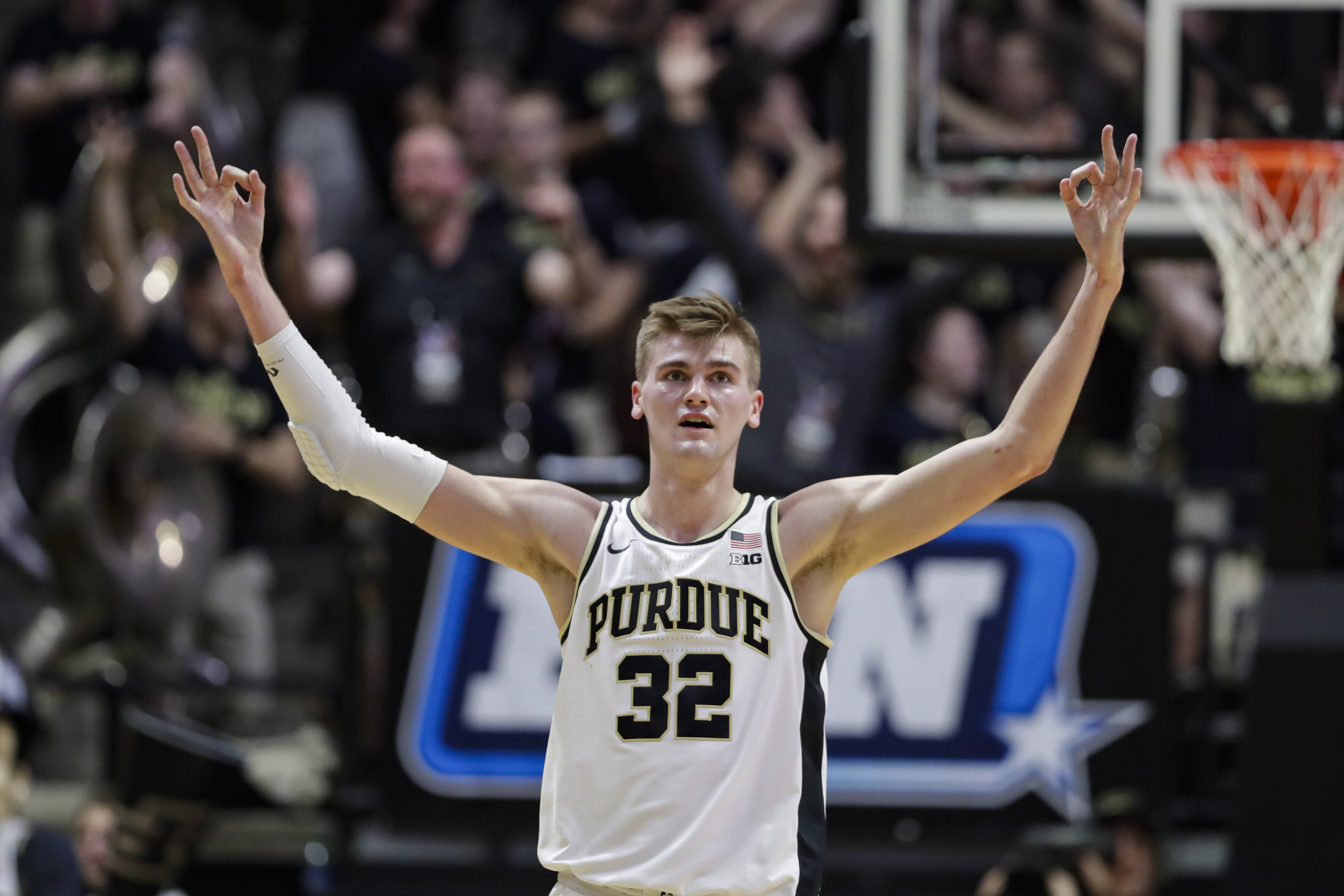 Purdue routs No. 17 Iowa 104-68 in offensive outburst