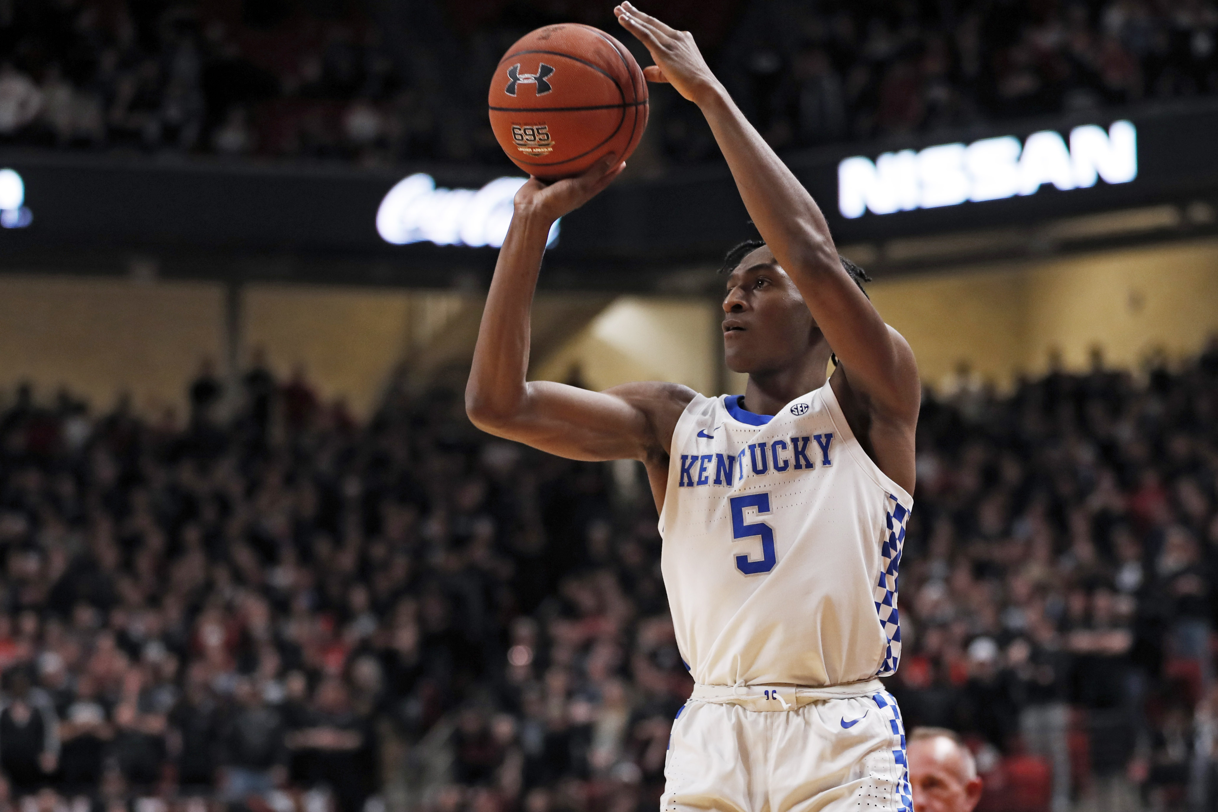 No. 15 Kentucky pulls out 76-74 OT win at No. 18 Texas Tech