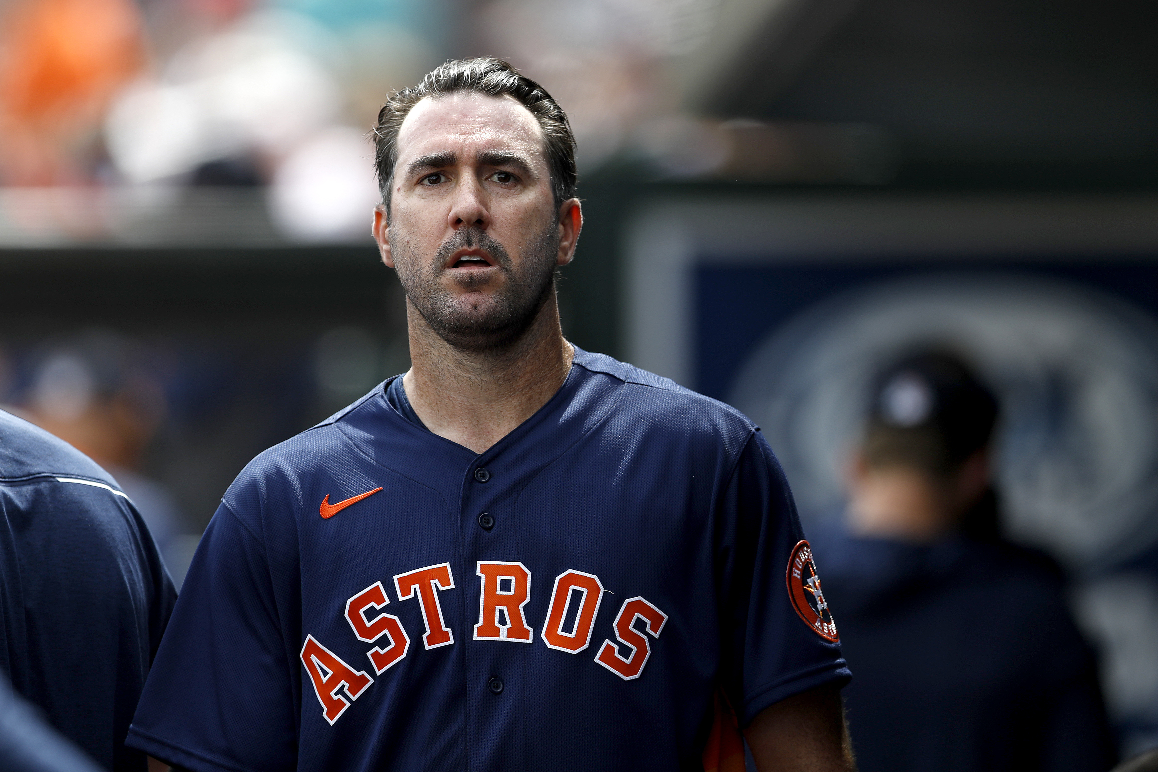 Astros' Verlander sidelined by back injury