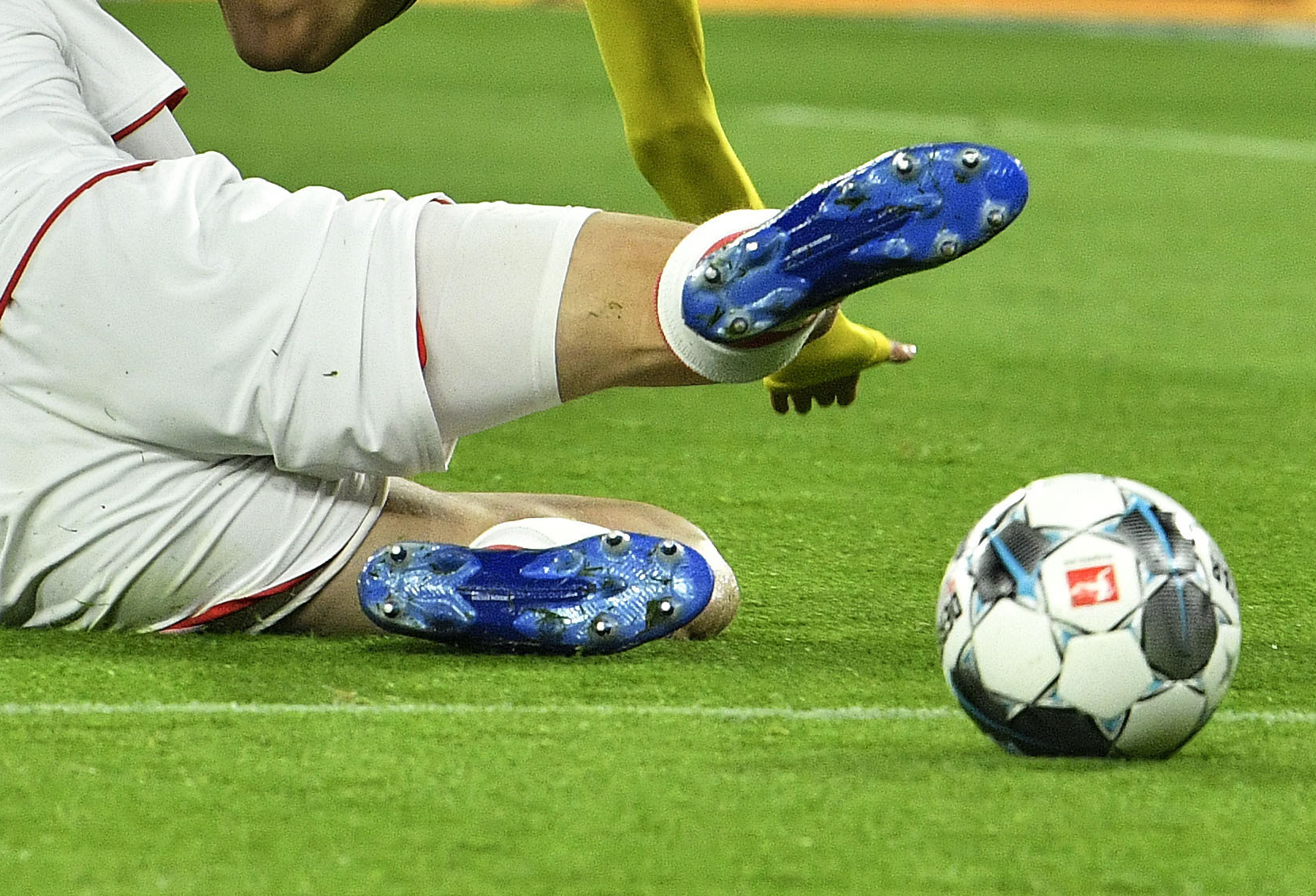 Soccer training goes on at Cologne despite positive tests