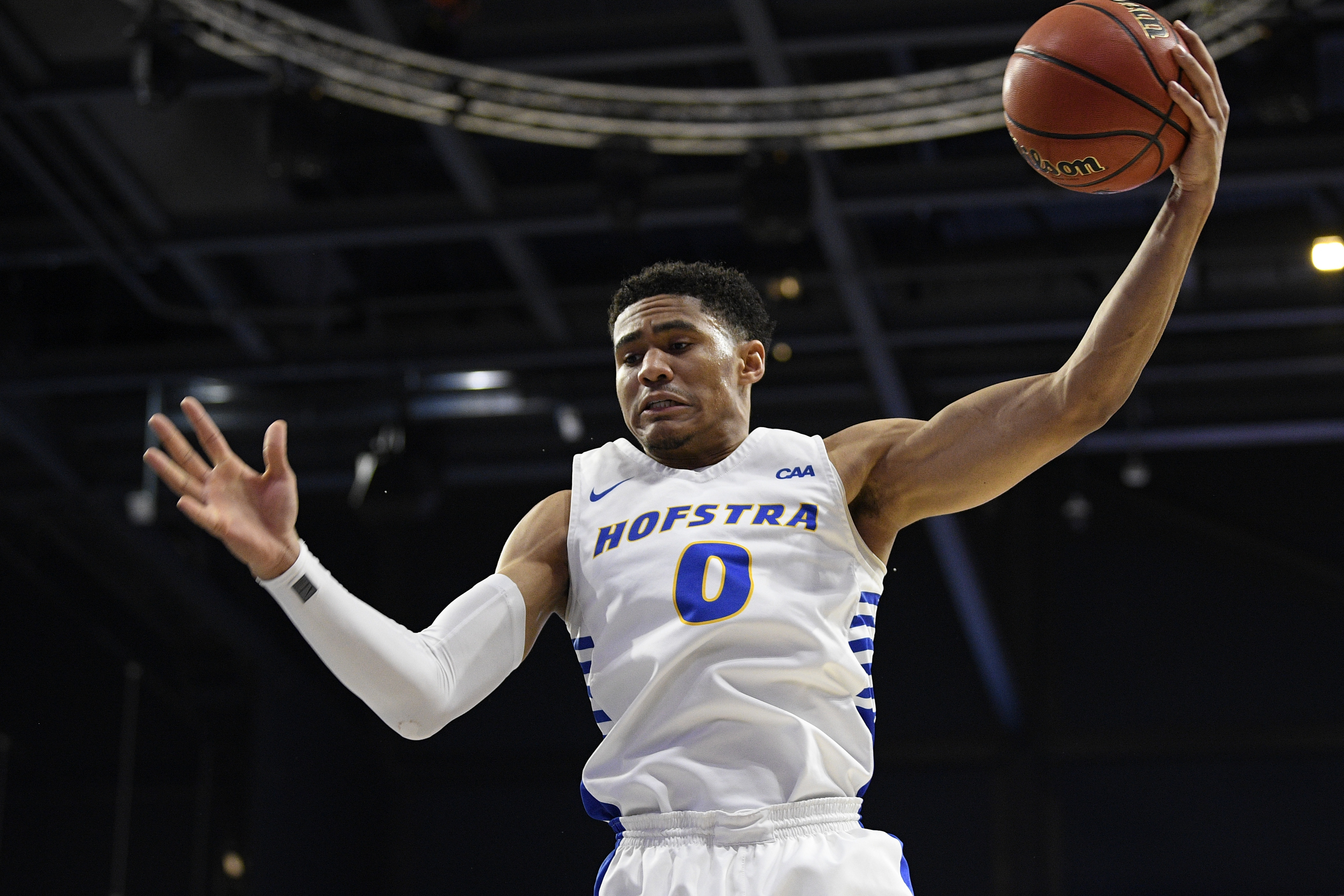 Hofstra returns to NCAA Tournament for first time since 2001