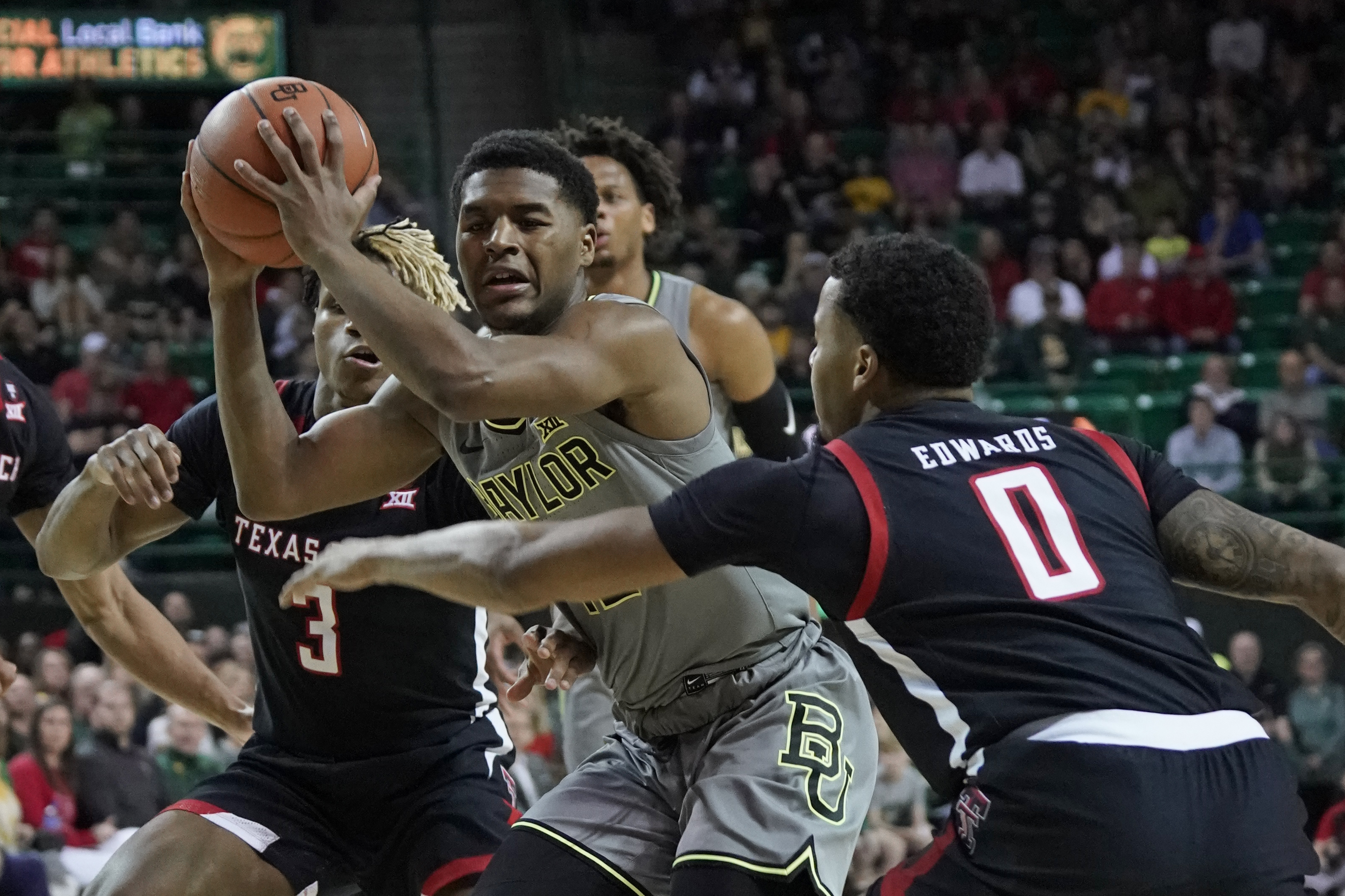 No. 4 Baylor holds on for 71-68 overtime win over Texas Tech