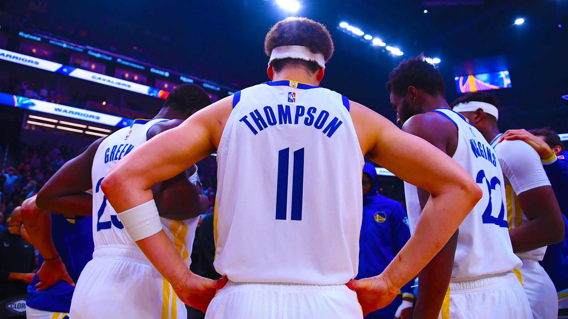 Social media reacts to Klay Thompson's return to the court