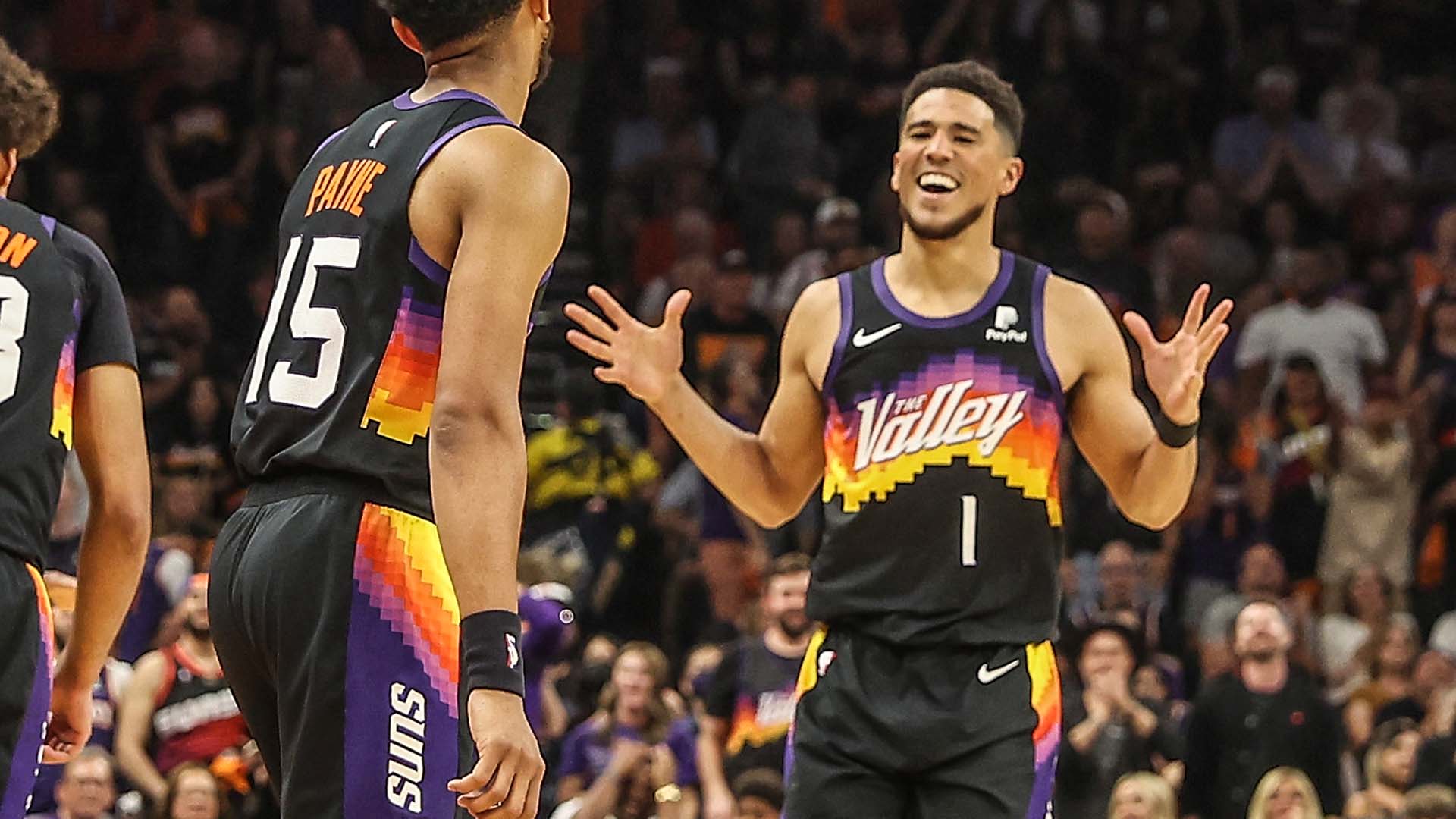 Suns fend off Pelicans' rally to take Game 1