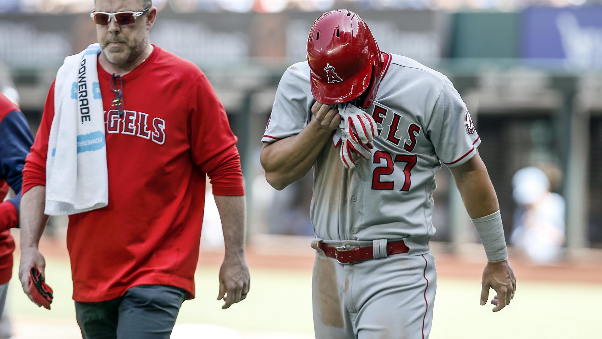 Mike Trout day to day after being hit in hand by pitch