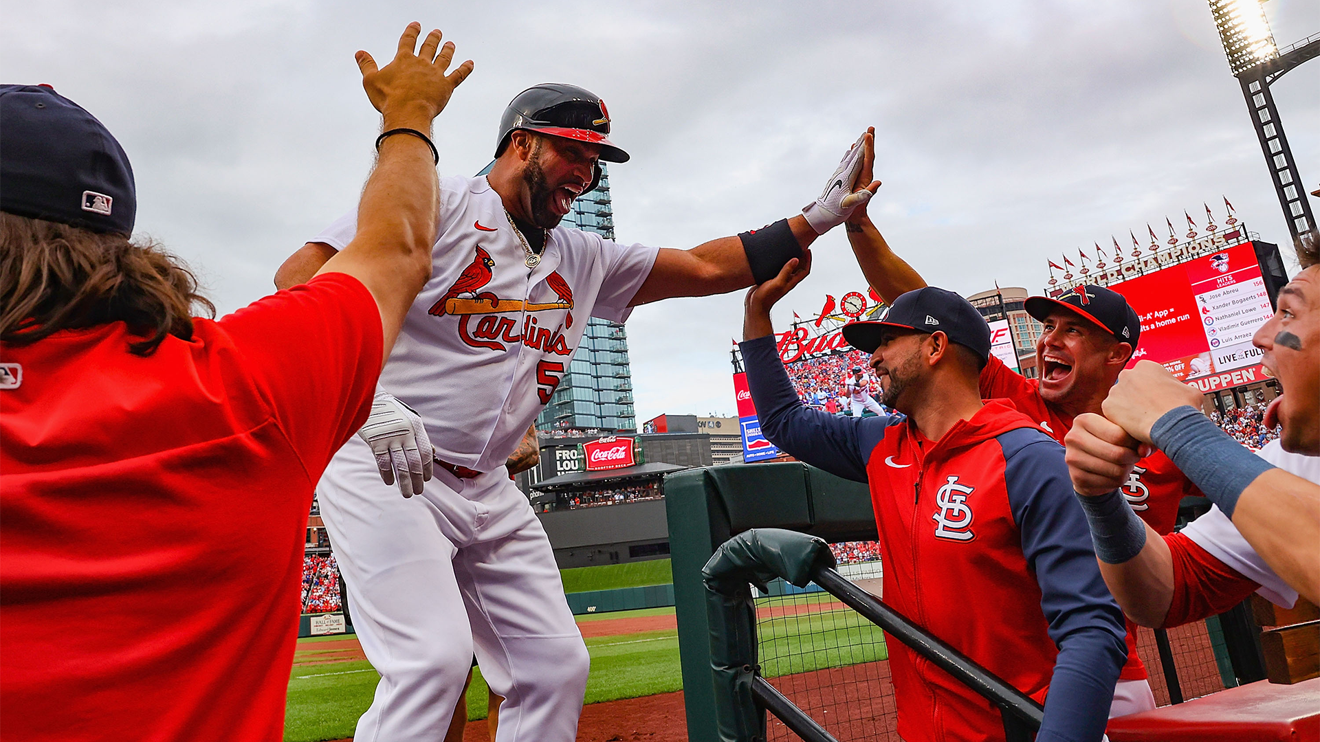 Albert Pujols reaches 695 HRs in Cardinals' win vs. Cubs