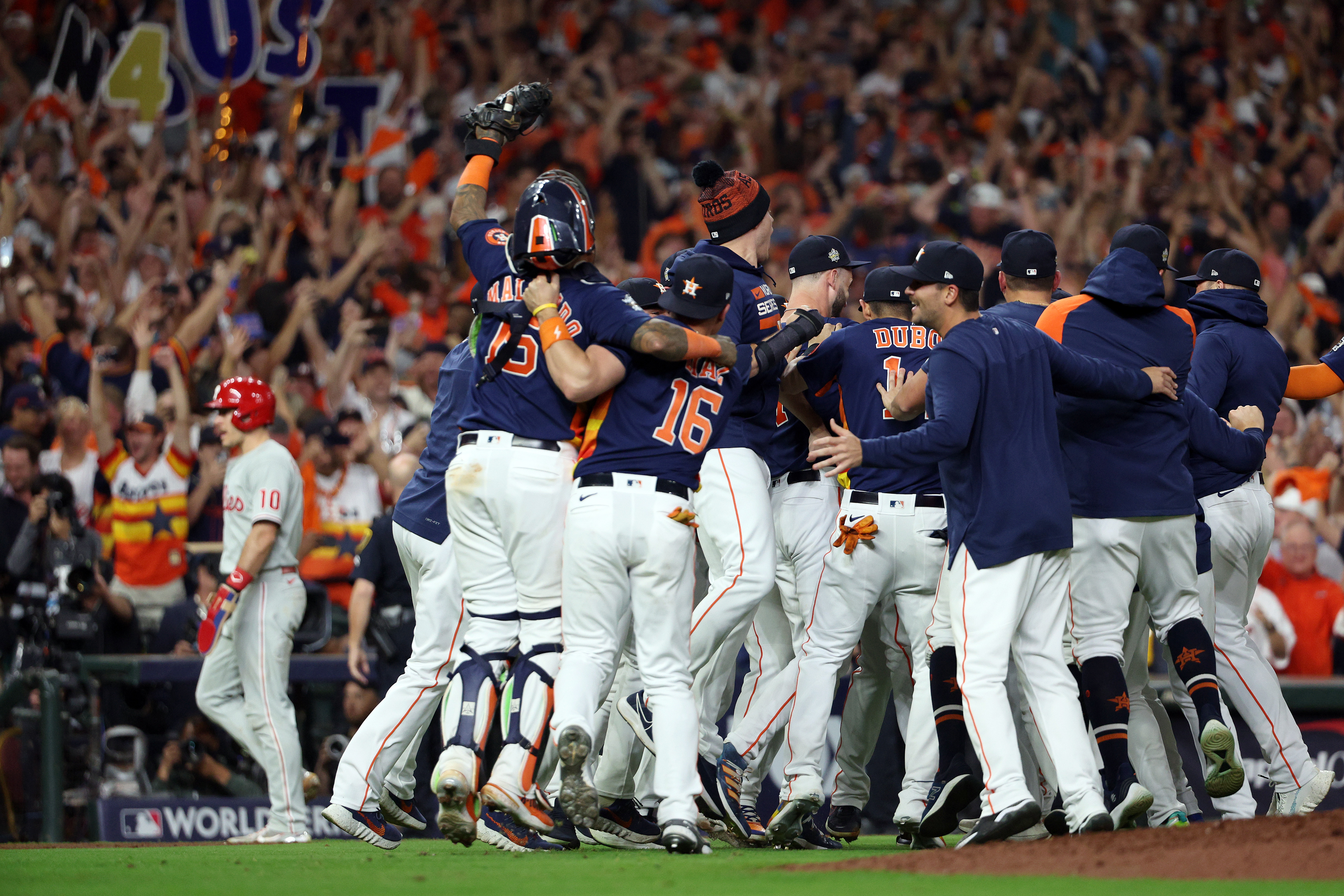 Astros defeat Phillies in Game 6 to win 2nd World Series title