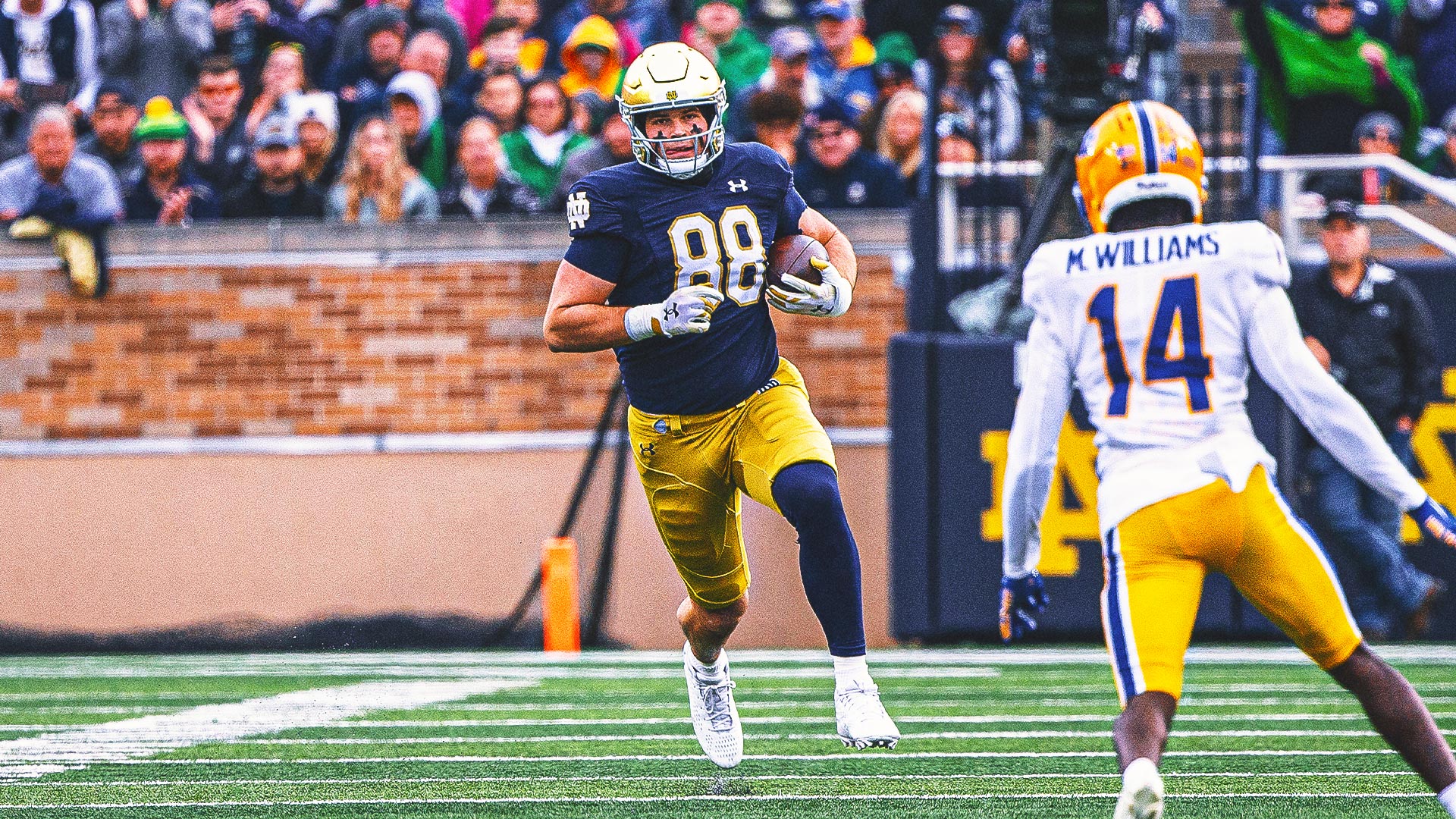 Notre Dame loses TE Mitchell Evans, its top receiver, to ACL tear