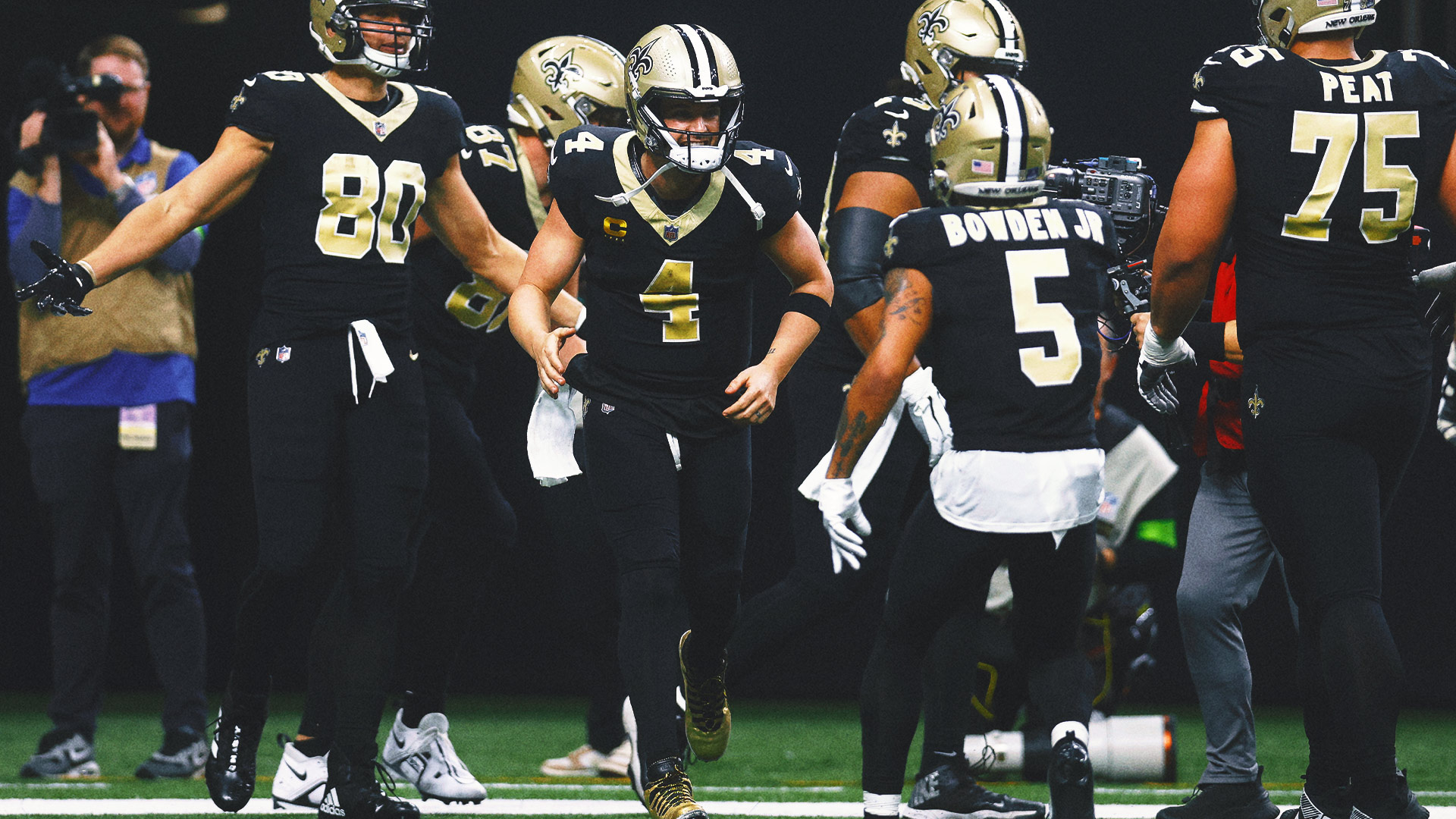 Derek Carr throws 3 TDs as Saints top Giants 24-6 to remain tied atop NFC South