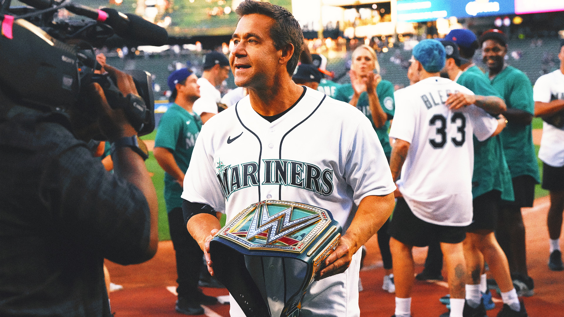 Texas Rangers hire former All-Star Bret Boone as hitting coach