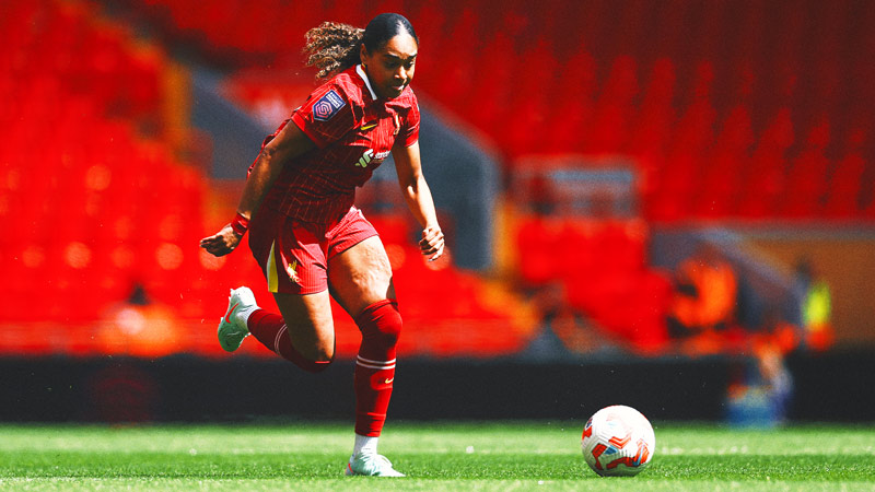 
					Canada's Olivia Smith Signed by Arsenal For World Record Women's Soccer Fee
				