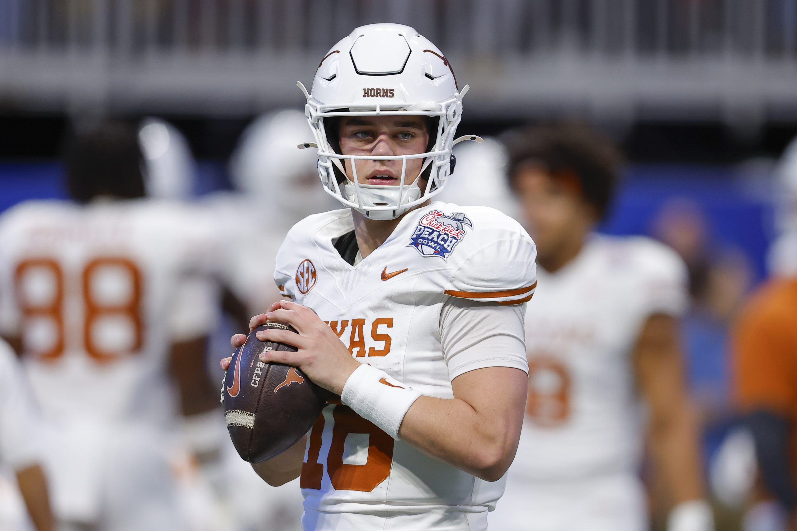 Top 10 College Football Quarterbacks in 2025: Arch Manning, Cade Klubnik Lead List