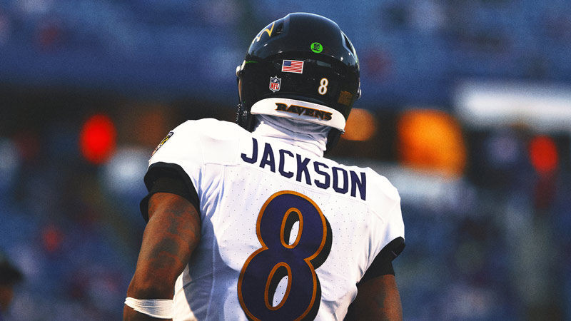 Ravens QB Lamar Jackson Apologizes to Fan he Exchanged Shoves With in Buffalo