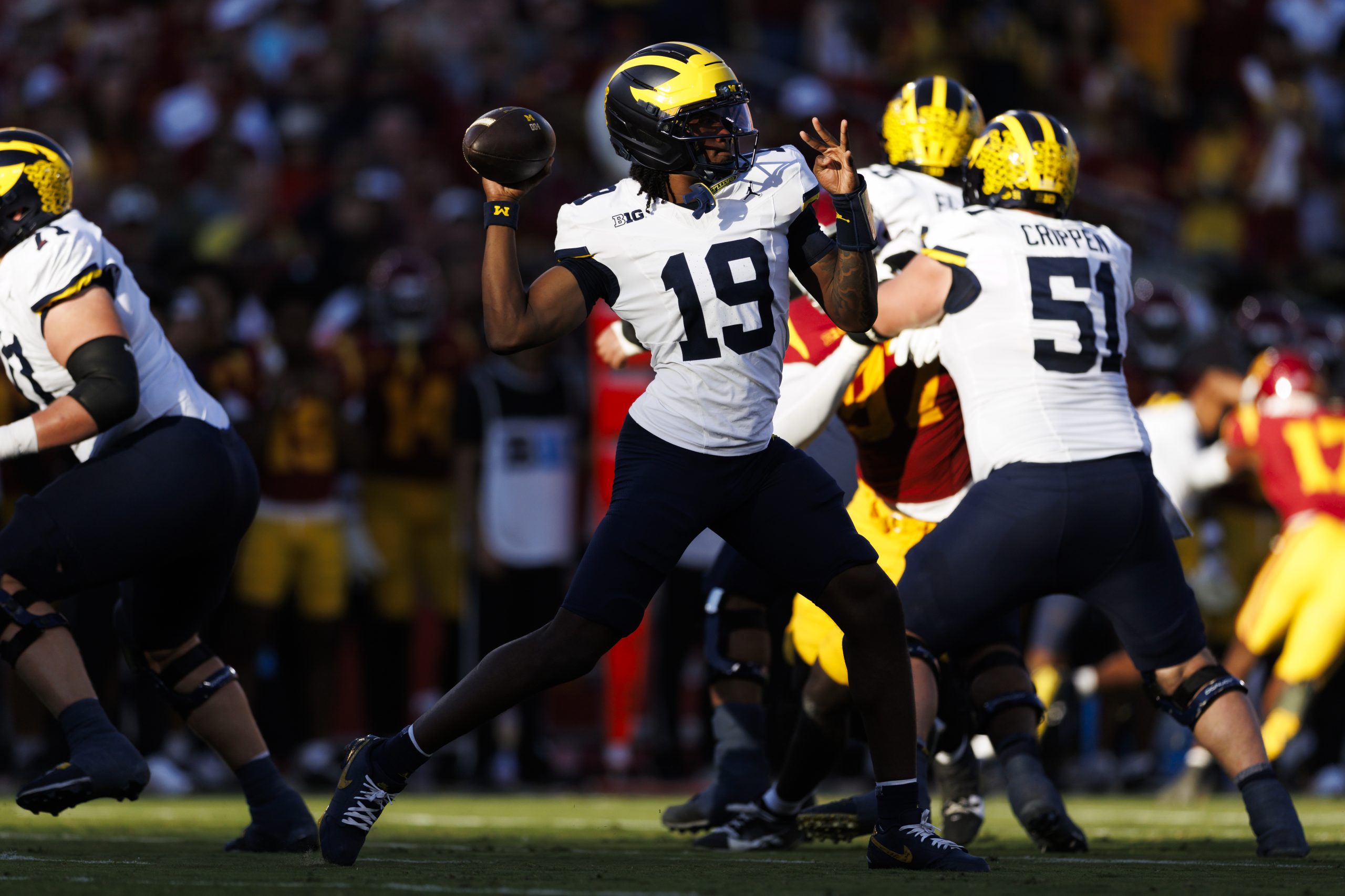 DraftKings CFB Promo: Bet $5, Get $300 on Ole Miss vs Georgia, Tennessee vs Alabama, Washington vs Michigan