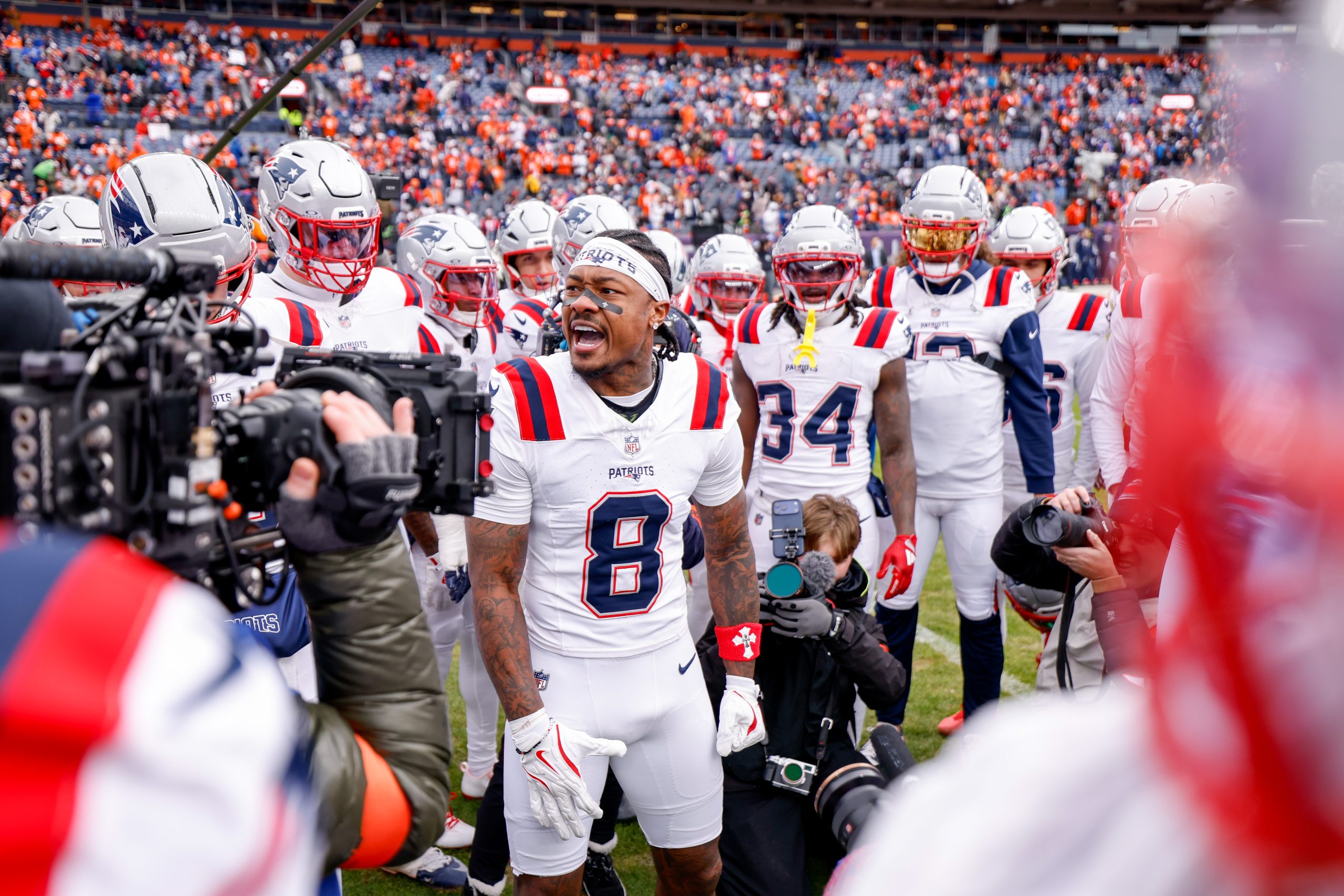 Dabble Promo Code FOX Unlocks $10 No Deposit for the Big Game, New England vs Seattle