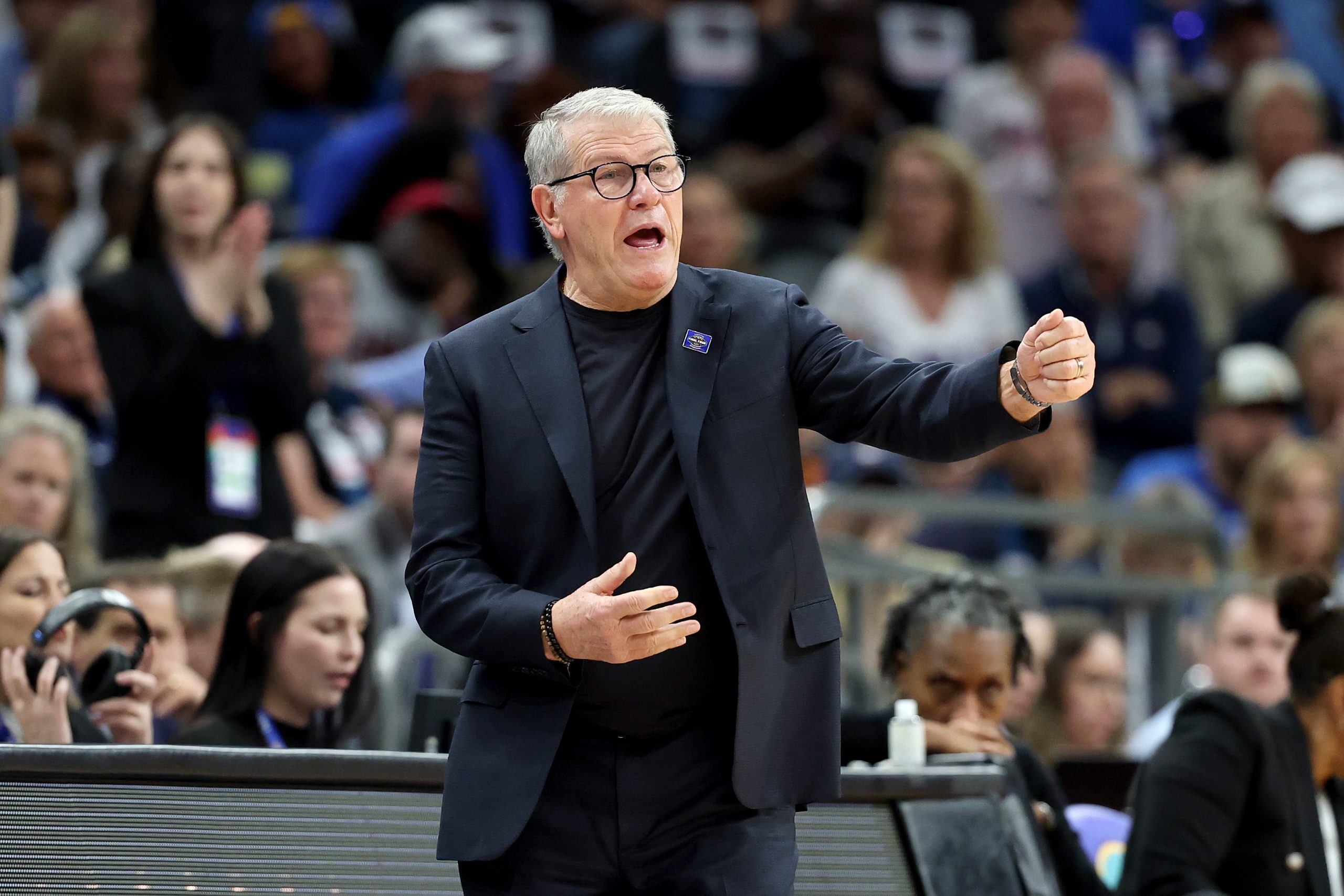 UConn's Geno Auriemma Rips Officiating, Confronts Dawn Staley in Final Four Loss UConn's Geno Auriemma Rips Officiating, Confronts Dawn Staley in Final Four Loss