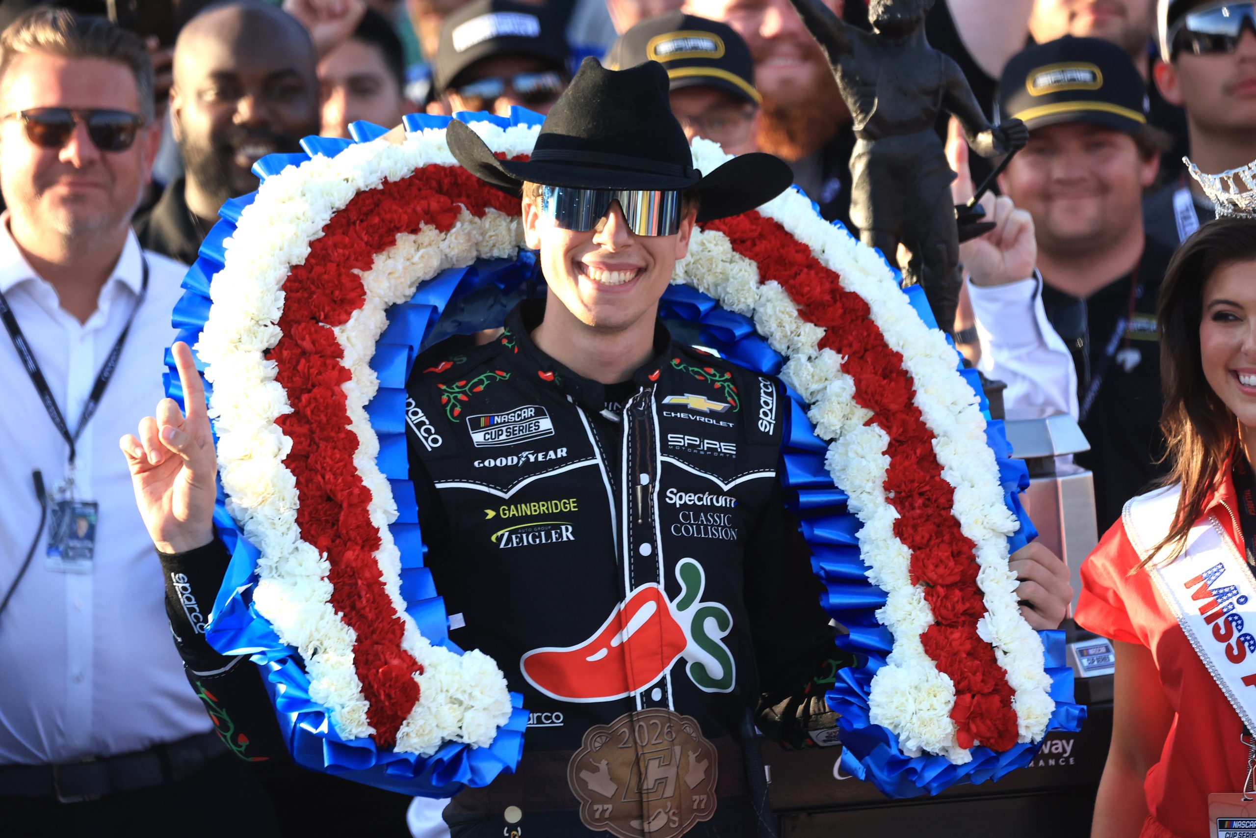 Grant Park 220 highlights: Shane van Gisbergen wins thriller at