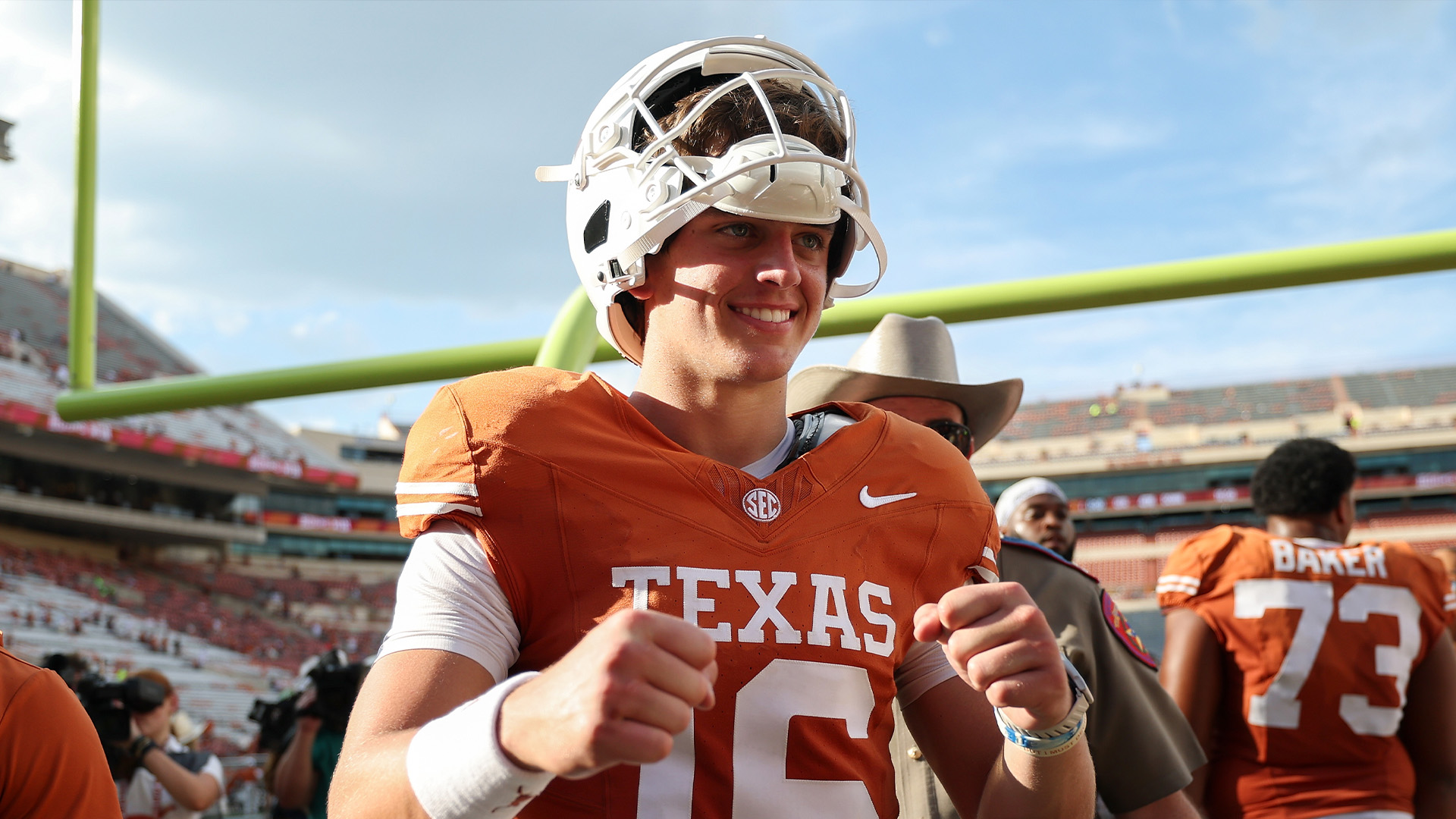 AP Top 25: Texas Claims No. 1; Oregon, Oklahoma Take Massive Drops